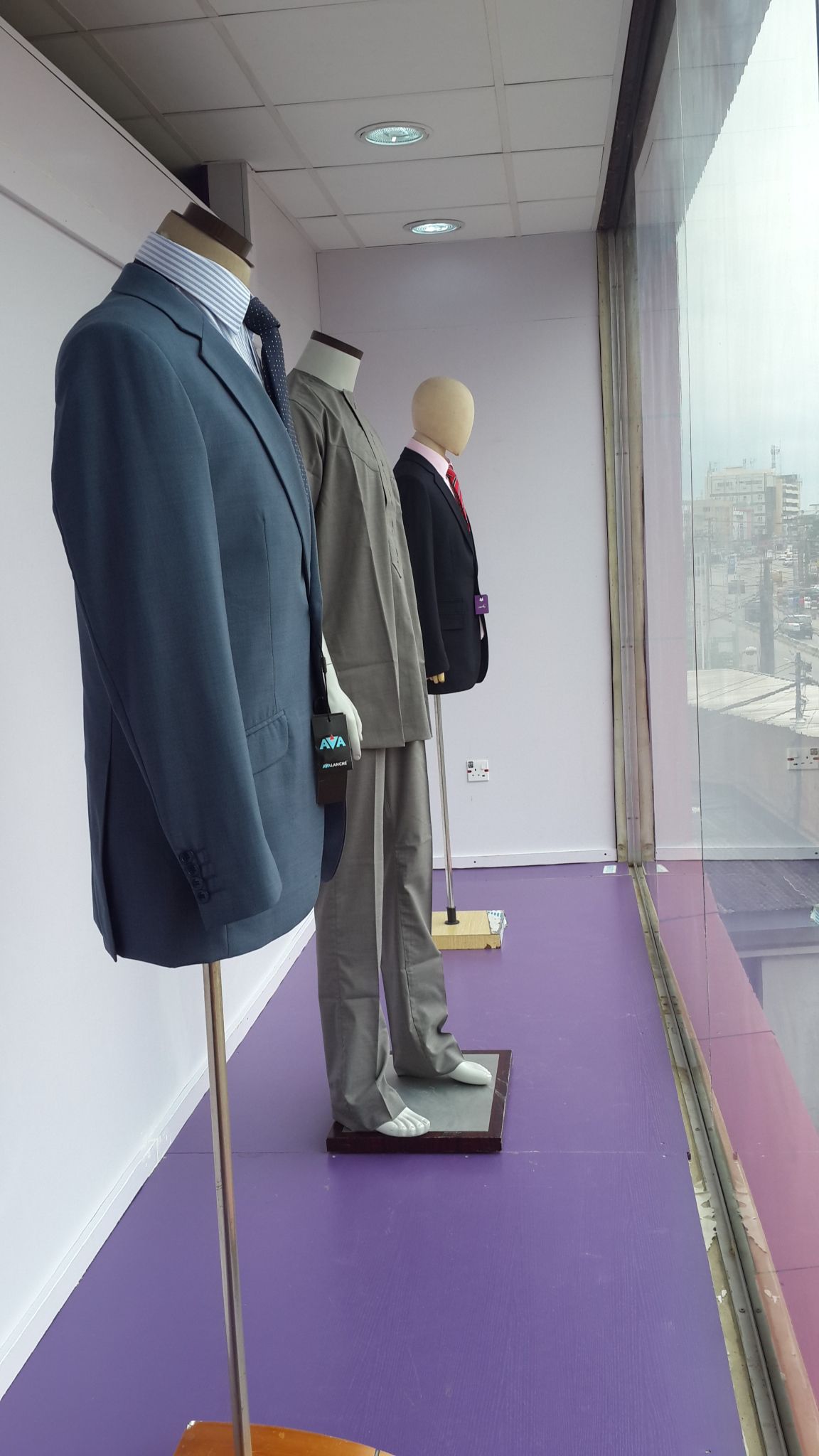 SWOB Fashion Outlet / Designer Showroom — view 3