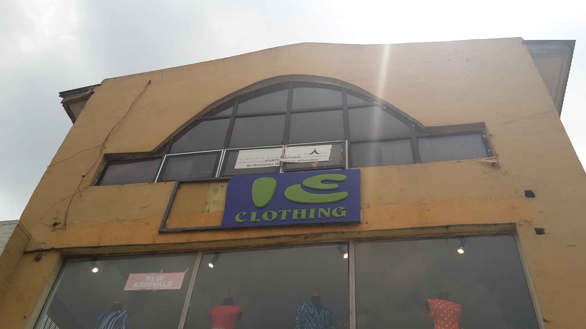 SWOB Fashion Outlet / Designer Showroom — view 5